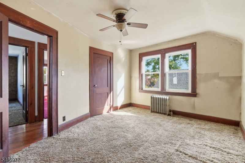 428 E 4th Avenue Roselle NJ 07203