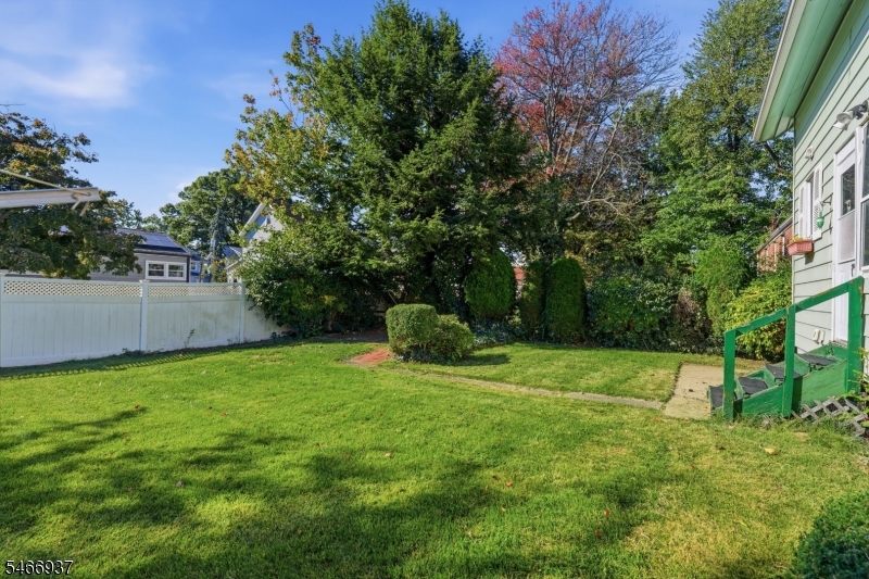 428 E 4th Avenue Roselle NJ 07203
