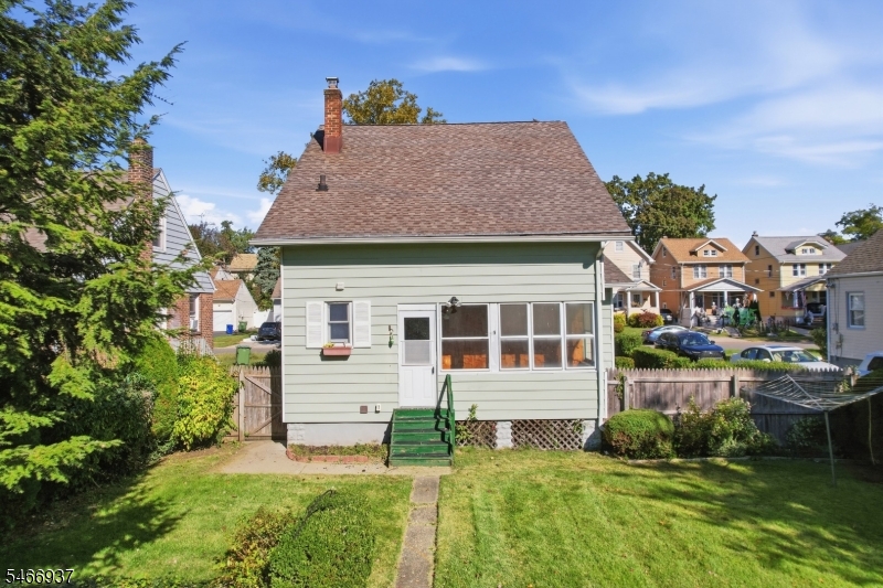 428 E 4th Avenue Roselle NJ 07203