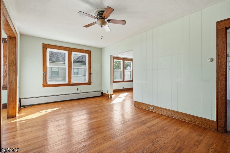 428 E 4th Avenue Roselle NJ 07203