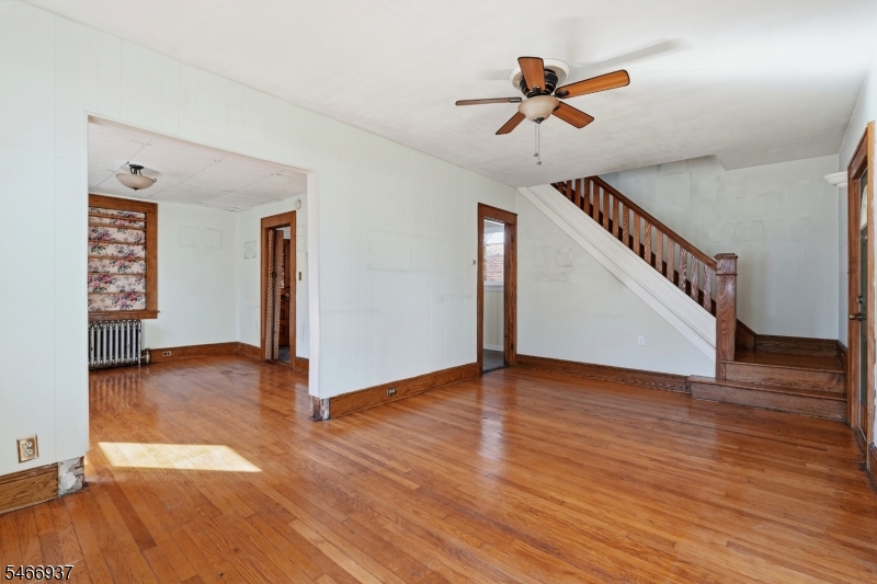 428 E 4th Avenue Roselle NJ 07203