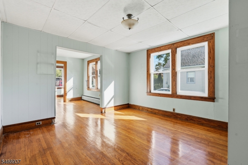 428 E 4th Avenue Roselle NJ 07203