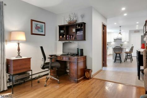 20 Lark Lane Jefferson NJ 07438