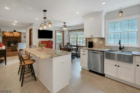 20 Lark Lane Jefferson NJ 07438