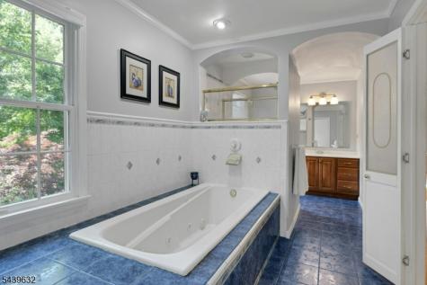 20 Lark Lane Jefferson NJ 07438