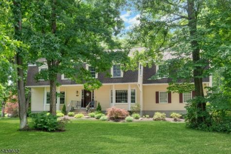 20 Lark Lane Jefferson NJ 07438