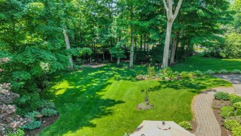 20 Lark Lane Jefferson NJ 07438
