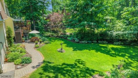 20 Lark Lane Jefferson NJ 07438