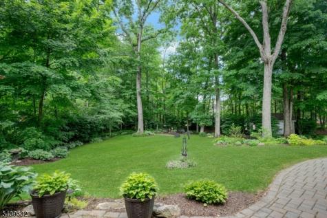 20 Lark Lane Jefferson NJ 07438