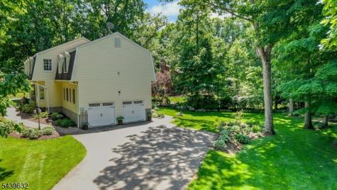 20 Lark Lane Jefferson NJ 07438