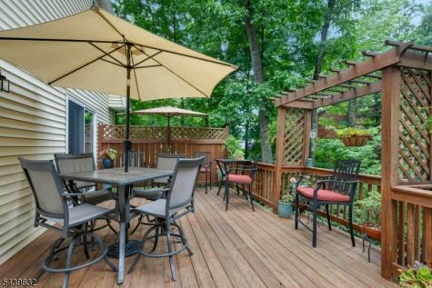 20 Lark Lane Jefferson NJ 07438