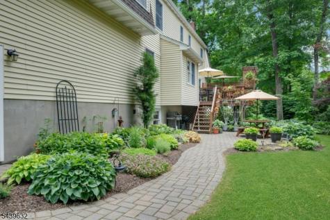 20 Lark Lane Jefferson NJ 07438