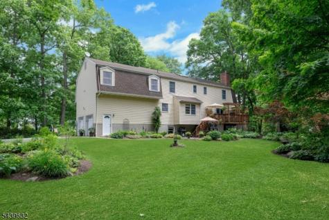20 Lark Lane Jefferson NJ 07438
