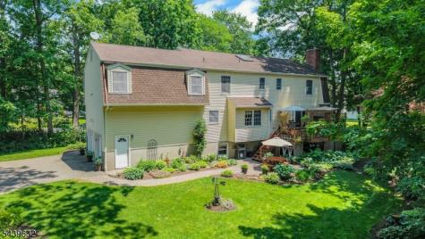 20 Lark Lane Jefferson NJ 07438