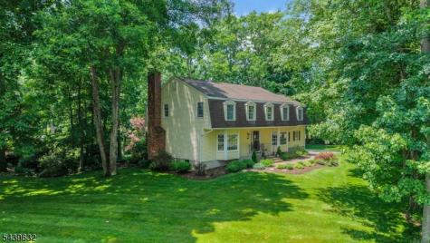 20 Lark Lane Jefferson NJ 07438