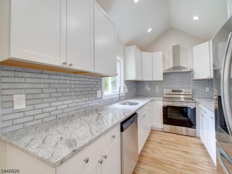 8 Britton Road Delaware NJ 08559