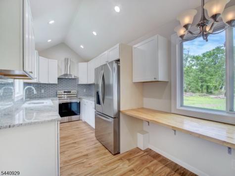 8 Britton Road Delaware NJ 08559