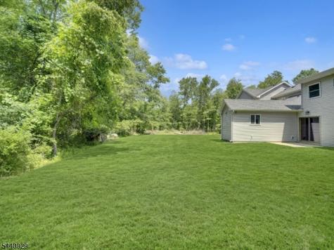 8 Britton Road Delaware NJ 08559