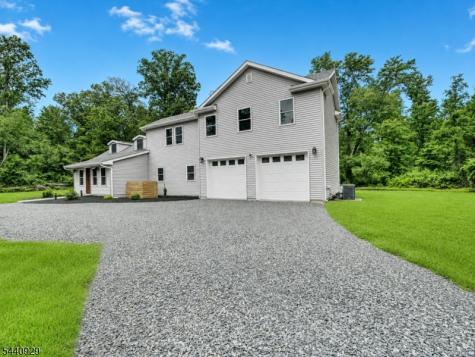 8 Britton Road Delaware NJ 08559