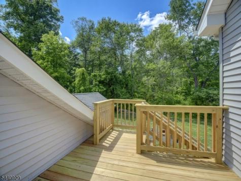 8 Britton Road Delaware NJ 08559