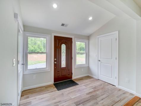 8 Britton Road Delaware NJ 08559