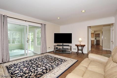 544 Hague Court Oradell NJ 07649