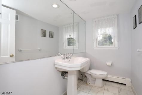 544 Hague Court Oradell NJ 07649