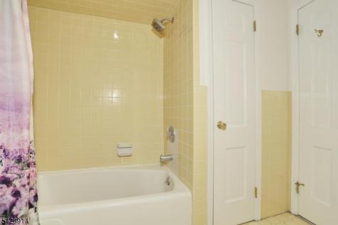 544 Hague Court Oradell NJ 07649