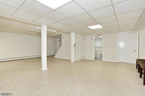 544 Hague Court Oradell NJ 07649