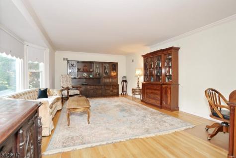 544 Hague Court Oradell NJ 07649