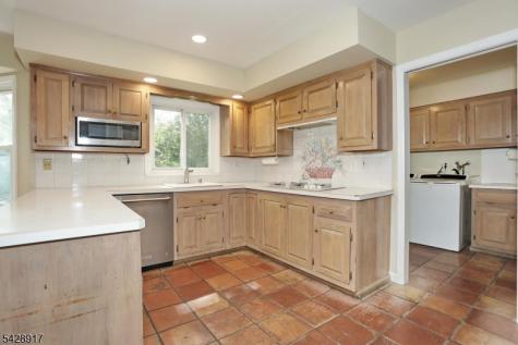 544 Hague Court Oradell NJ 07649