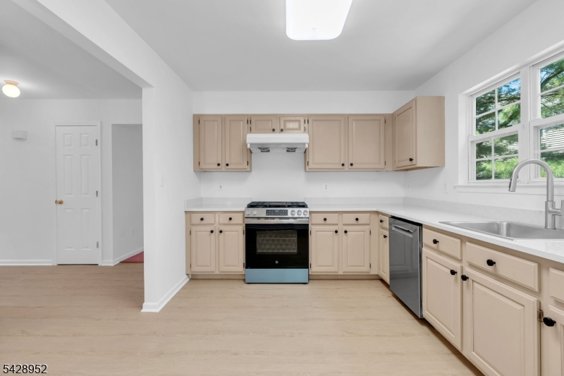 4 Leigh Road Hillsborough NJ 08844