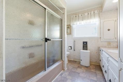 88 Madison Street Newton NJ 07860