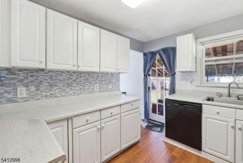21 Moore Place Belleville NJ 07109
