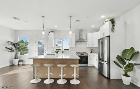 190 Canterbury Avenue North Arlington NJ 07031