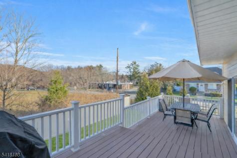 1 Laurel Court Oakland NJ 07436
