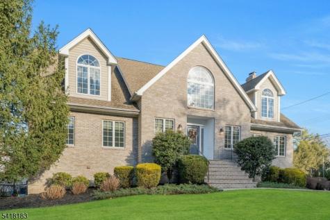 1 Laurel Court Oakland NJ 07436