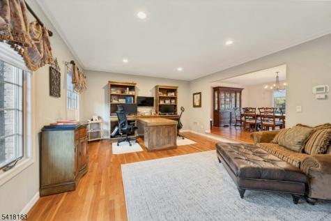 1 Laurel Court Oakland NJ 07436