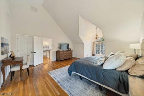 1 Laurel Court Oakland NJ 07436