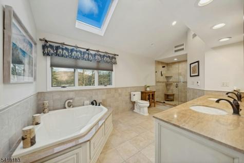 1 Laurel Court Oakland NJ 07436