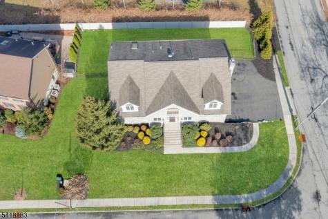 1 Laurel Court Oakland NJ 07436