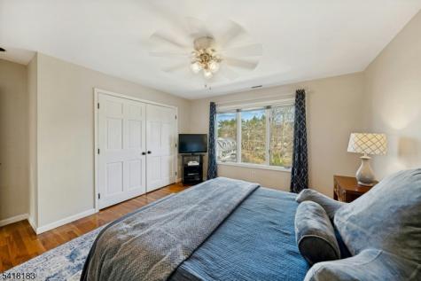 1 Laurel Court Oakland NJ 07436