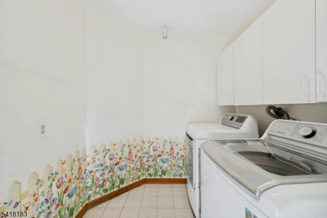 1 Laurel Court Oakland NJ 07436