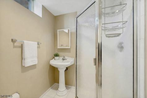 1 Laurel Court Oakland NJ 07436