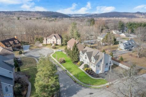 1 Laurel Court Oakland NJ 07436