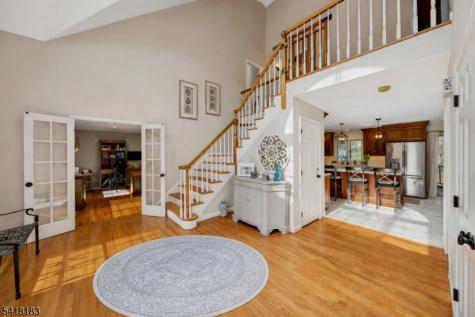 1 Laurel Court Oakland NJ 07436