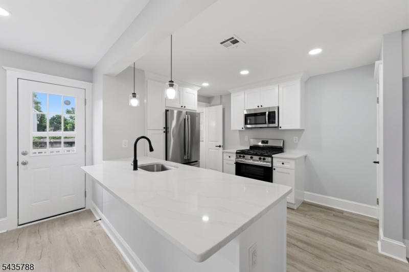 11 Jean Court Woodbridge NJ 07095