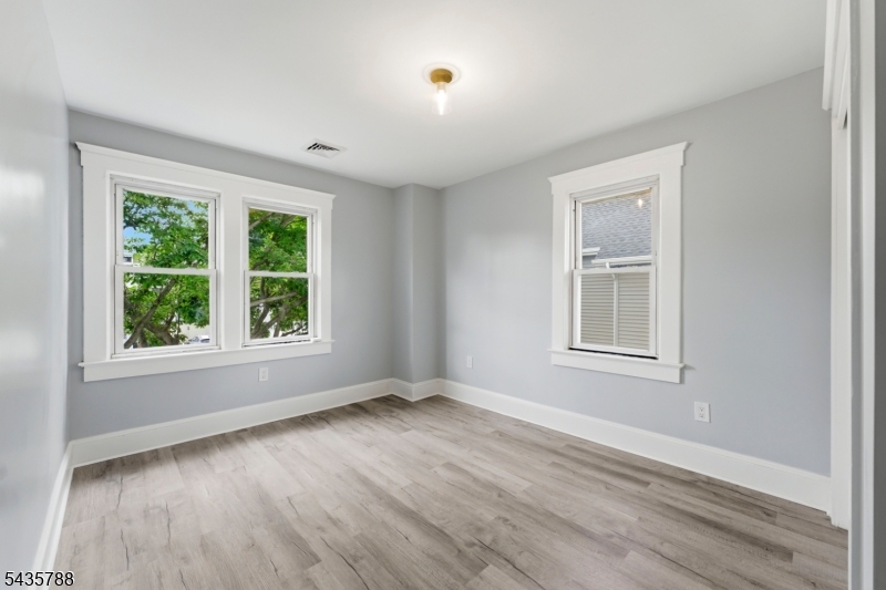 11 Jean Court Woodbridge NJ 07095