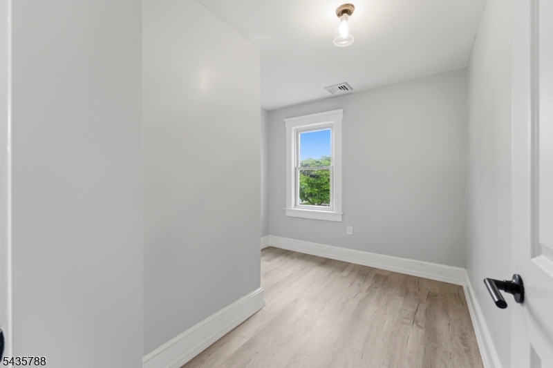 11 Jean Court Woodbridge NJ 07095