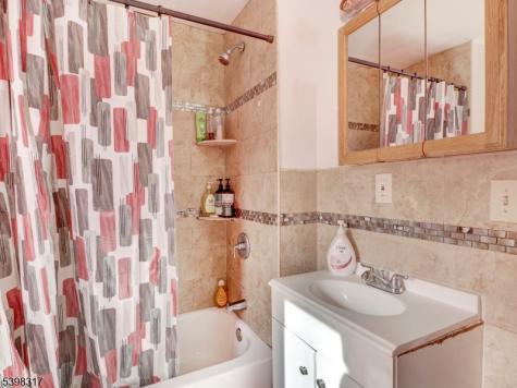 77 Delmar Place Irvington NJ 07111